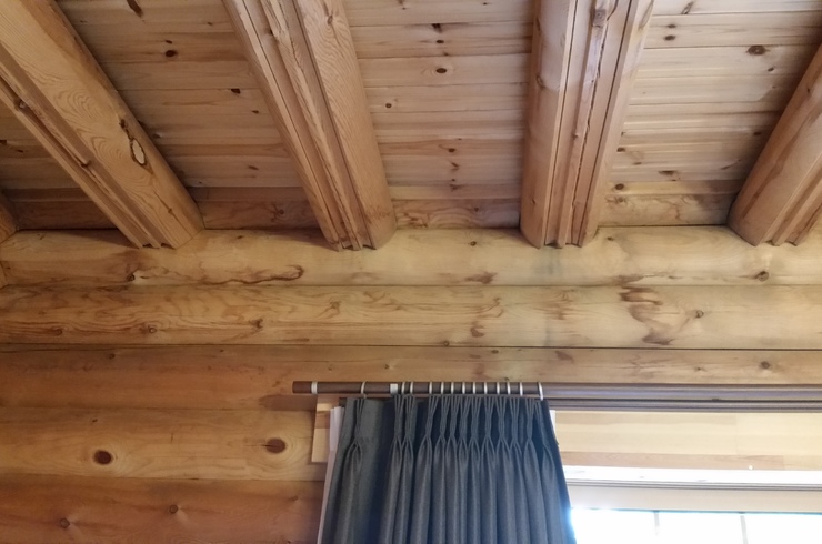 ログハウス　雨漏り修理